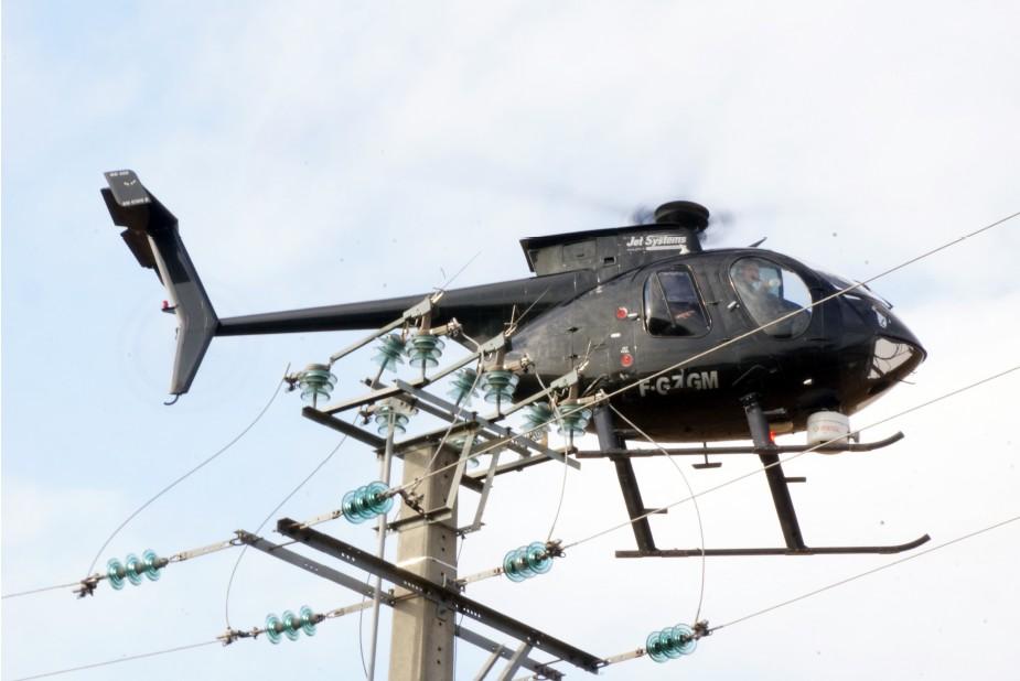 Survol des lignes électriques